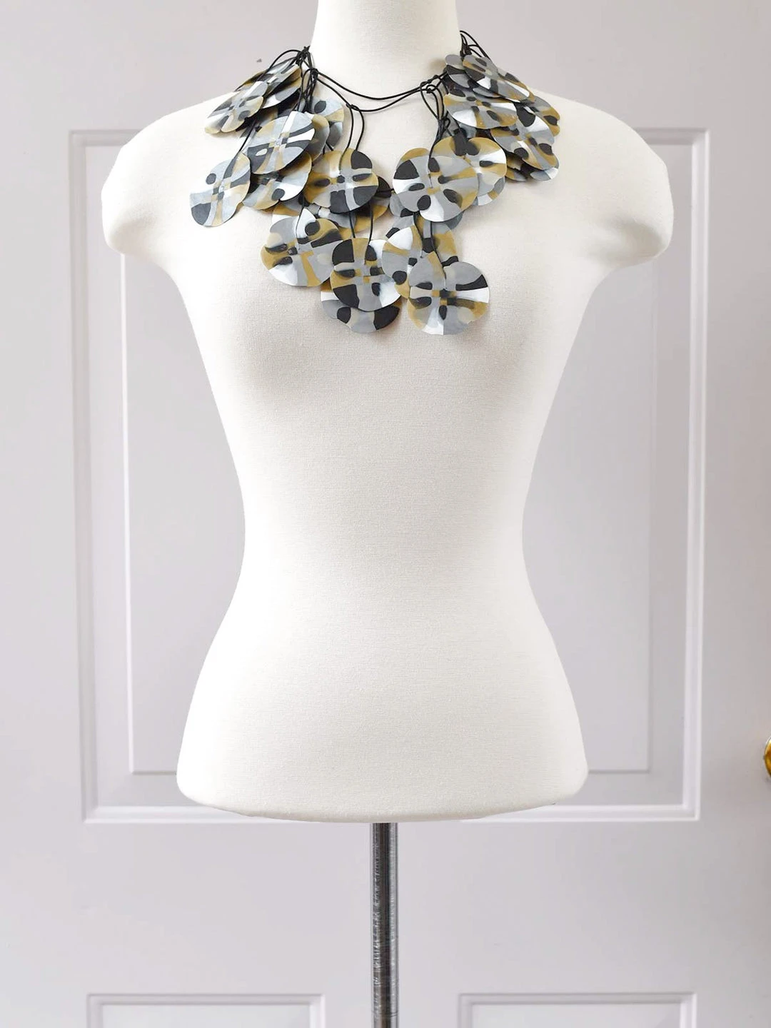 Ekeimenna By Annemieke Broenink Huge Recycled Pansy Necklace - Red 7 Ekeimenna By Annemieke Broenink Huge Recycled Pansy Necklace - Red