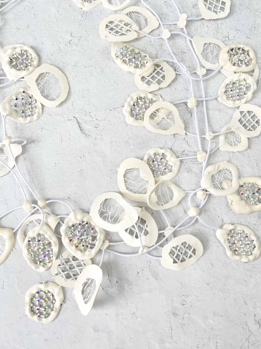 Annemieke Broenink Glitter Lace Poppy Necklace, White Annemieke Broenink 4 Annemieke Broenink Glitter Lace Poppy Necklace, White Annemieke Broenink