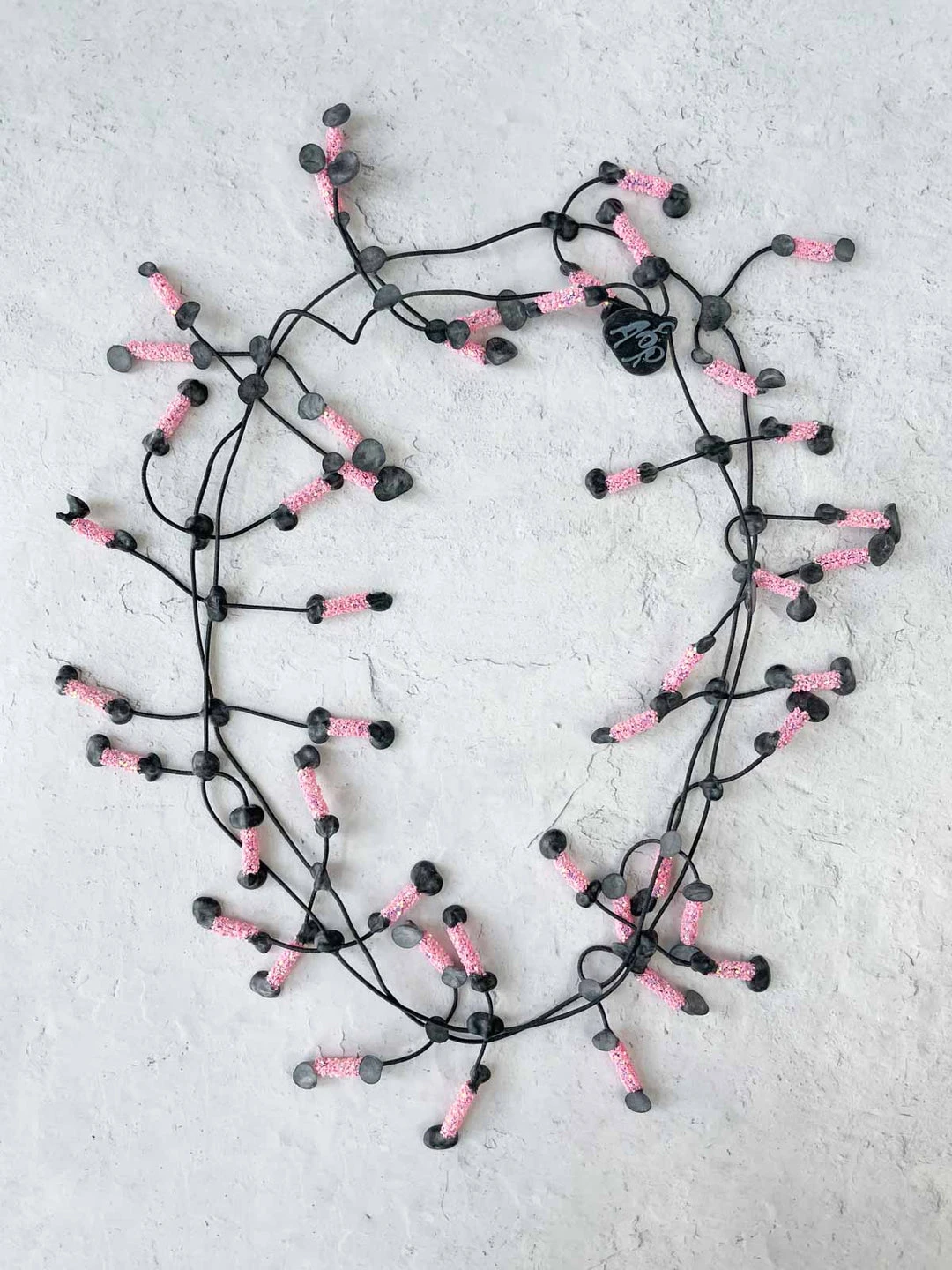 Annemieke Broenink Annemieke Broenink Glitter Pop Necklace, Pink 3 Annemieke Broenink Annemieke Broenink Glitter Pop Necklace, Pink