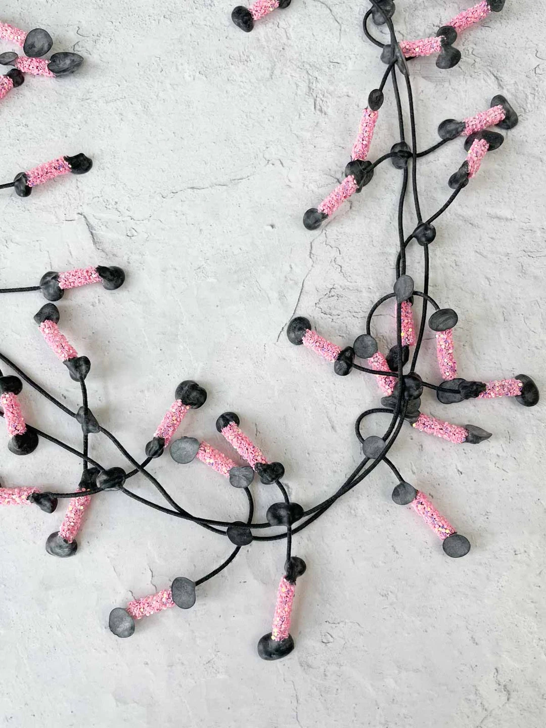 Annemieke Broenink Annemieke Broenink Glitter Pop Necklace, Pink 4 Annemieke Broenink Annemieke Broenink Glitter Pop Necklace, Pink