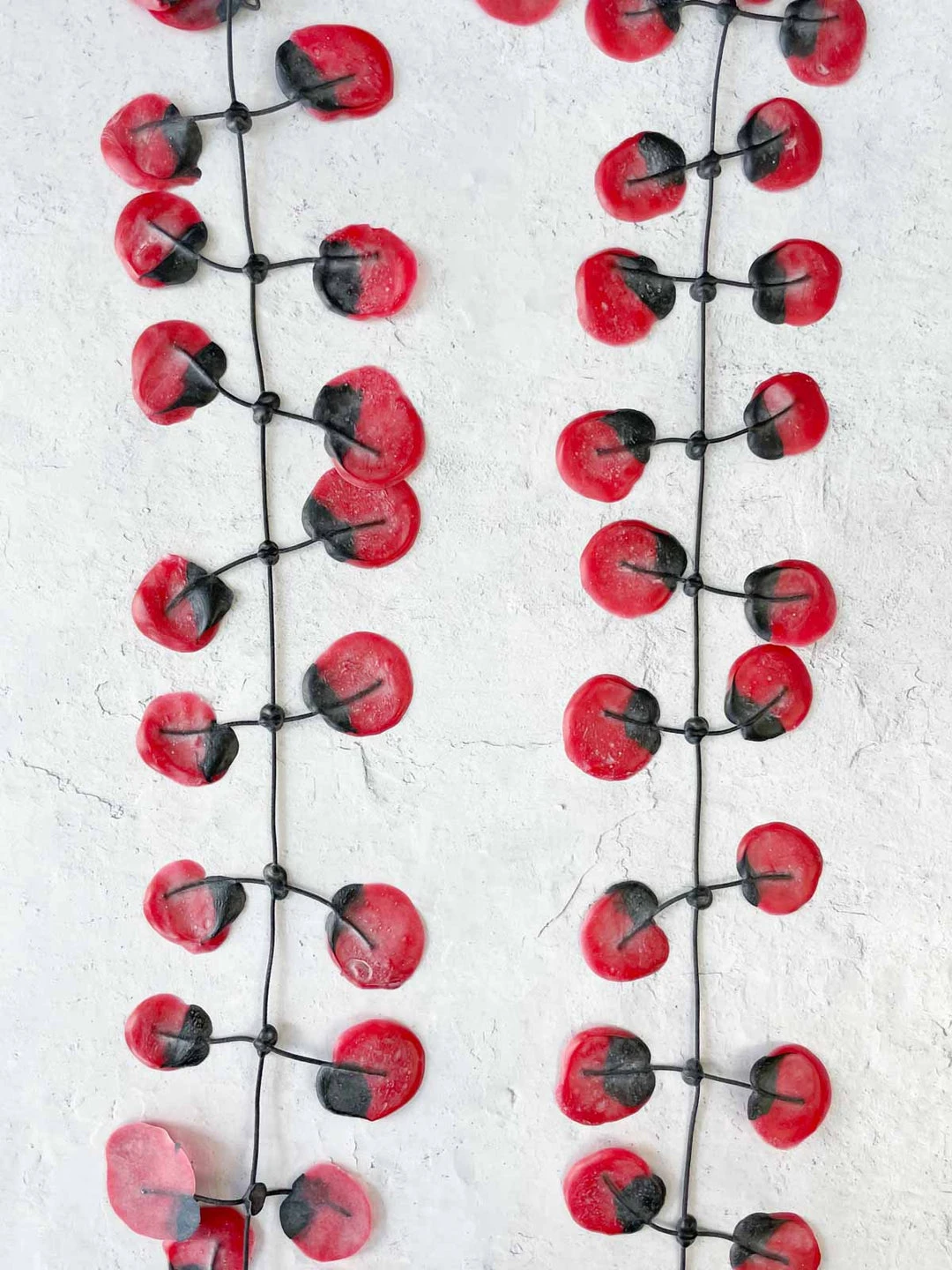 Annemieke Broenink Annemieke Broenink Poppy Necklace, Burgundy 5 Annemieke Broenink Annemieke Broenink Poppy Necklace, Burgundy