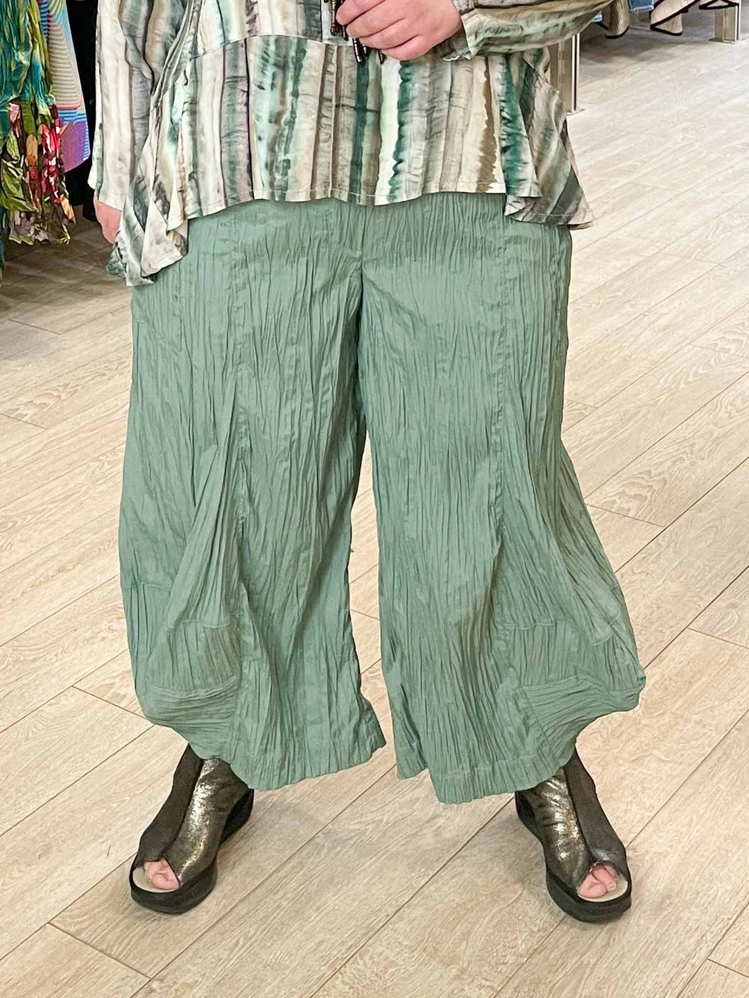 Dress To Kill Fly Pant, Green Pleat Dress To Kill