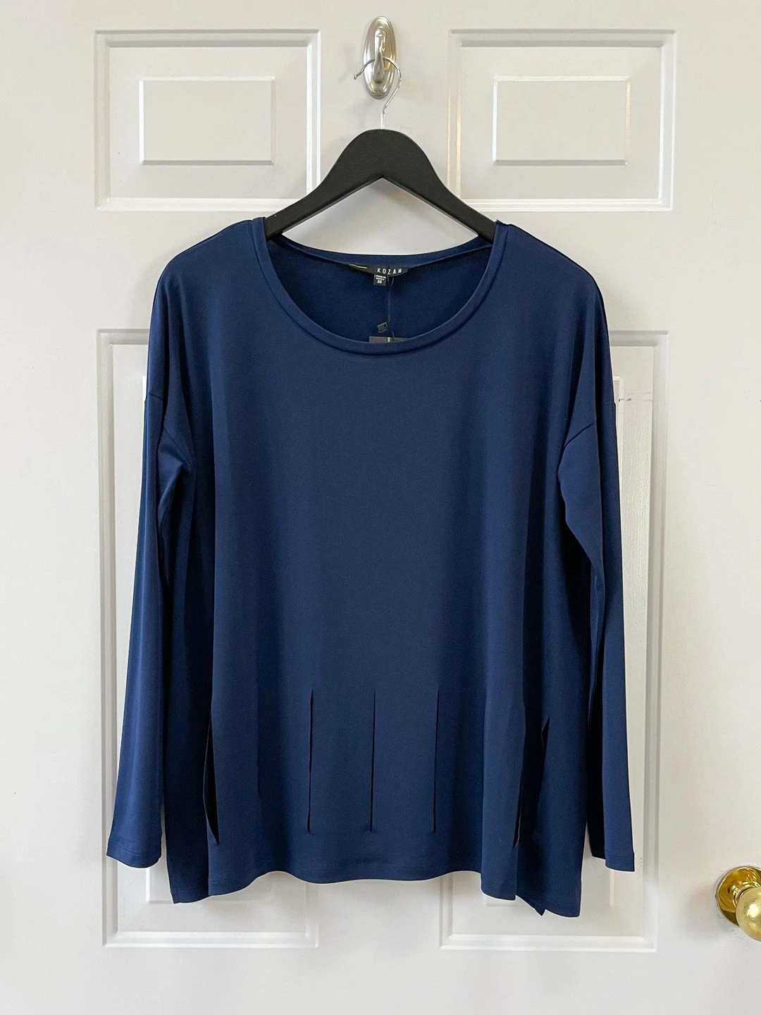 Kozan Delano Top, Deep Cut Out 11 Kozan Delano Top, Deep Cut Out