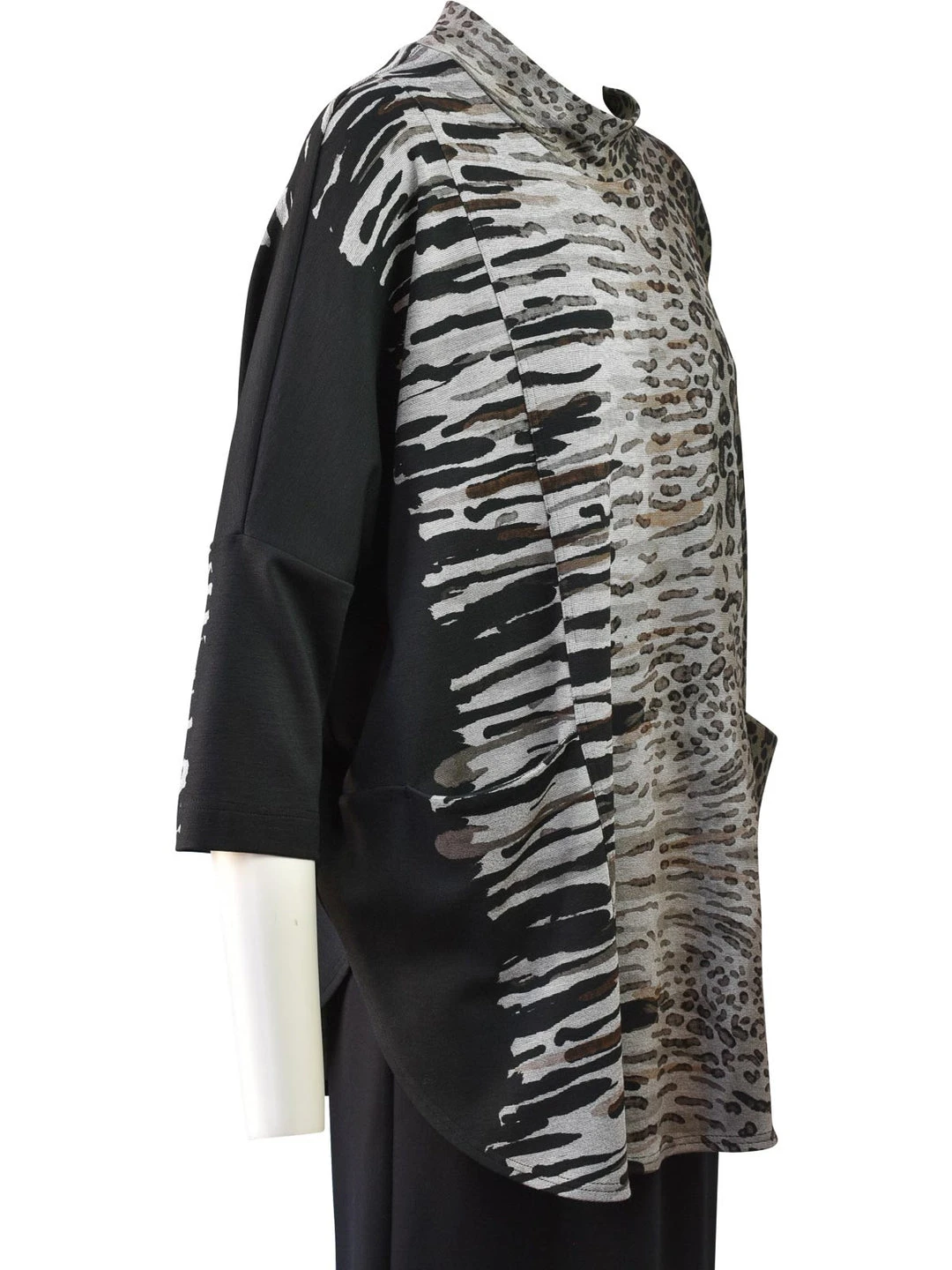 Q'Neel Animal Print Two Pocket Top, Black Multi