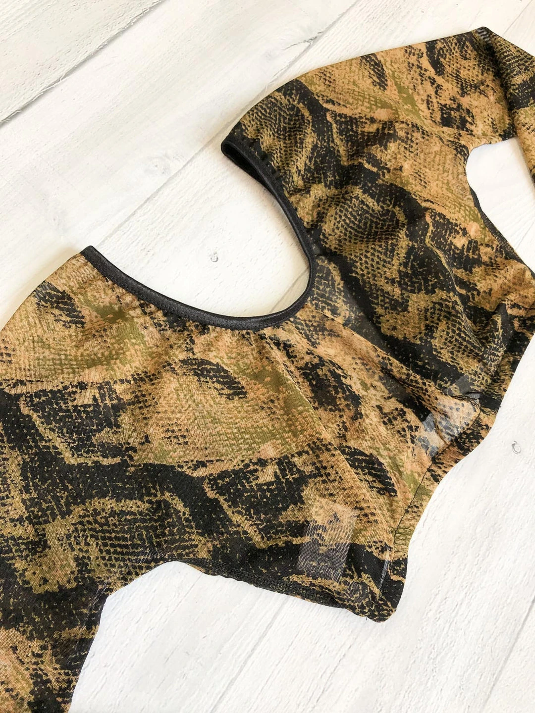 Sleevey Wonders Sleevey Wonders 3/4 Sleeve Snakeskin Mesh Sleeves, Green