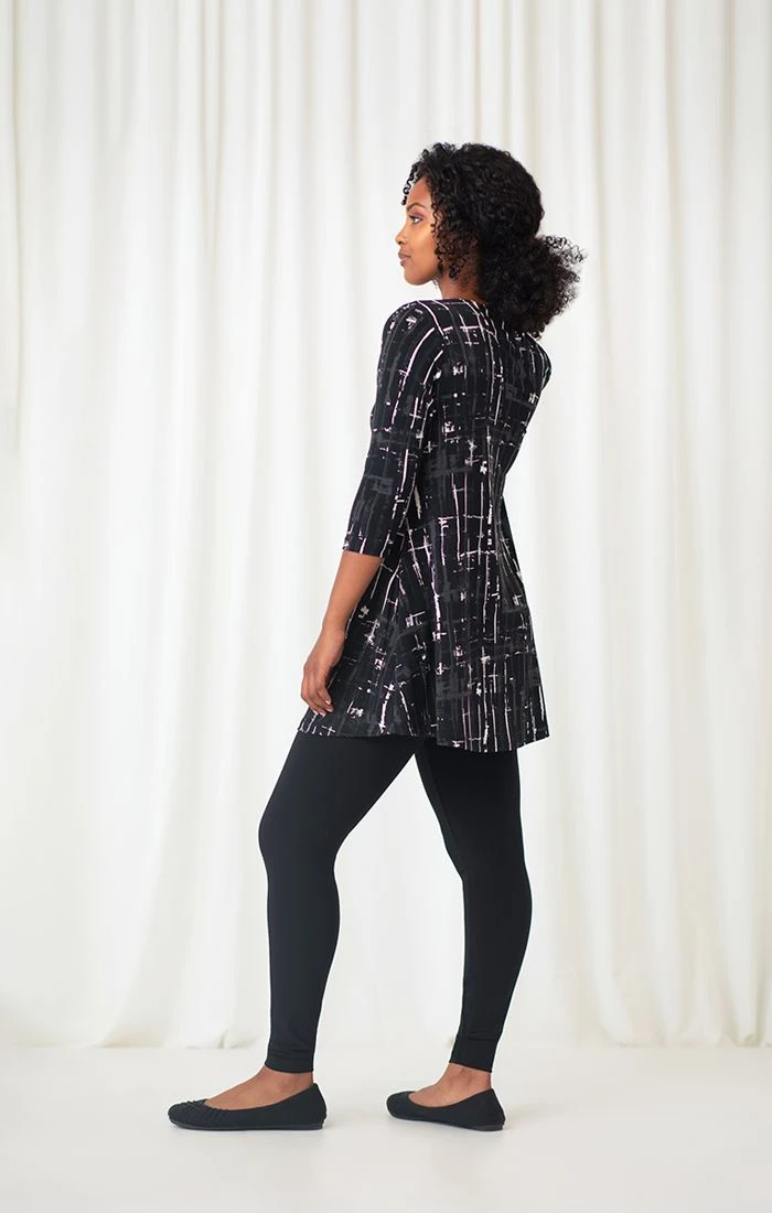 Sympli Sympli Trapeze Tunic, 3/4 Sleeve, Drifting Lines Black 5 Sympli Sympli Trapeze Tunic, 3/4 Sleeve, Drifting Lines Black