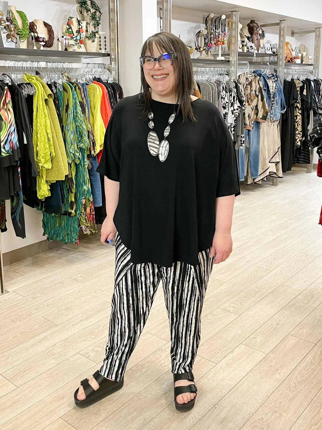 Trine Kryger Simonsen Trine Kryger Simonsen Sis Curved Hem Top, Black 4 Trine Kryger Simonsen Trine Kryger Simonsen Sis Curved Hem Top, Black